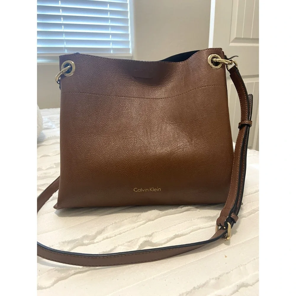 Calvin Klein Women's Reversible Hobo Shoulder Handbag Black Brown Faux Leather